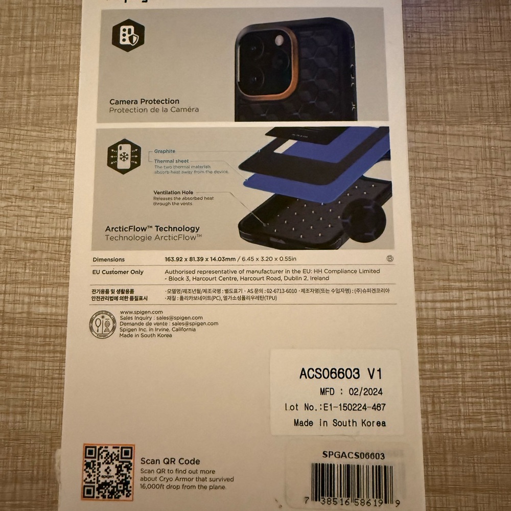 Spigen Black iPhone 15 Pro Max Case with Textured Grip - Picture 2 of 3